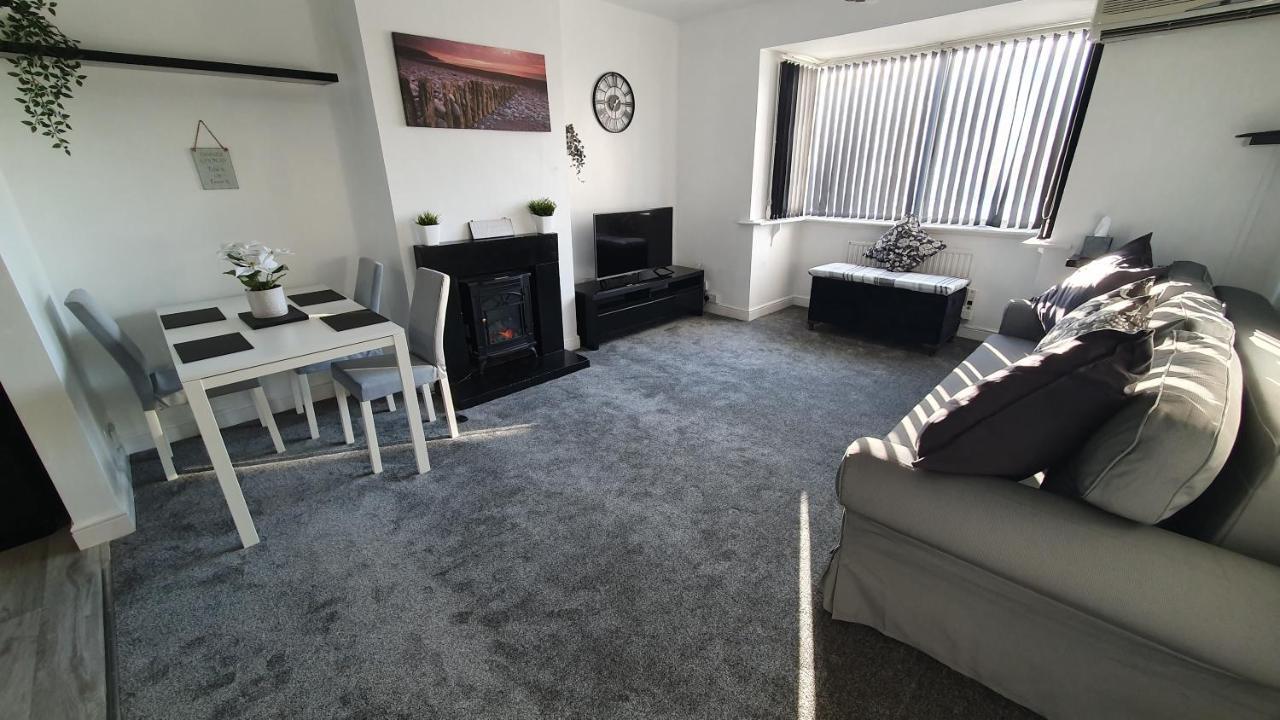 Seaside 2 Bed Flat Sleeps 6 Lee-on-the-Solent