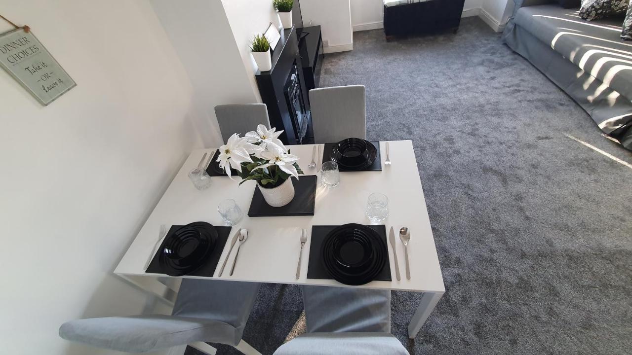Seaside 2 Bed Flat Sleeps 6 *