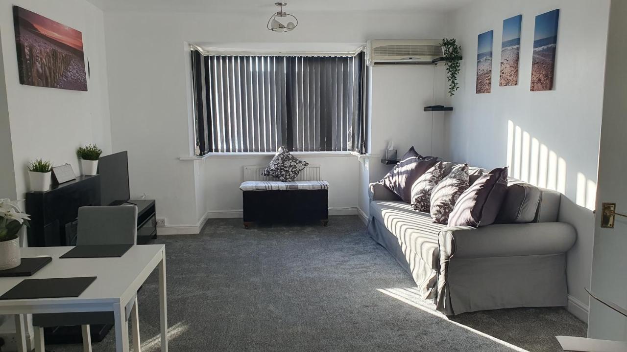 Seaside 2 Bed Flat Sleeps 6 Apartment *